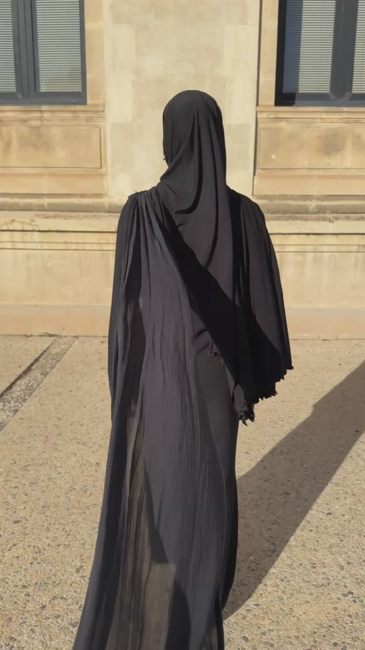 Robe Leyla